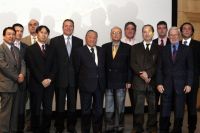 Todos los participantes.